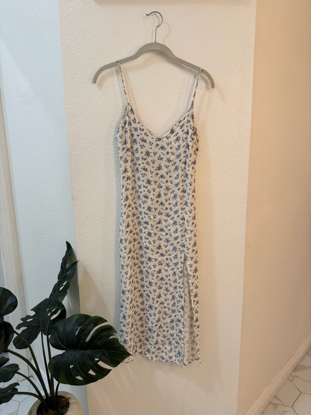 Reformation Crimini Blue and White Floral  Midi Dress with Side Slit - Picture 5 of 12
